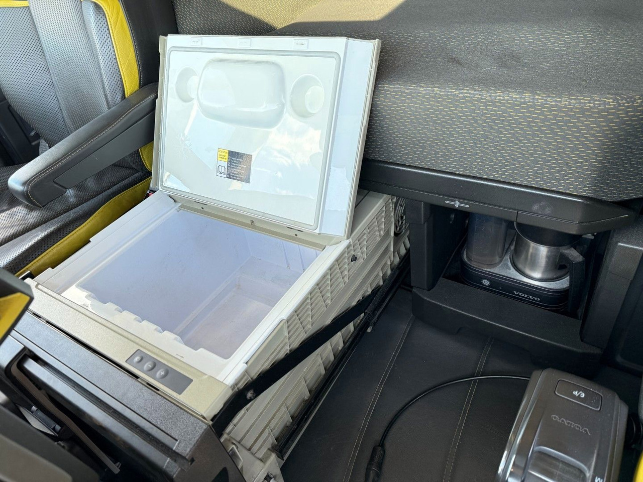 Camión grúa Volvo FH 16.550 6x2*4 / Crane HMF 3220K4 Euro 6: foto 21 Camión grúa Volvo FH 16.550 6x2*4 / Crane HMF 3220K4 Euro 6: foto 21