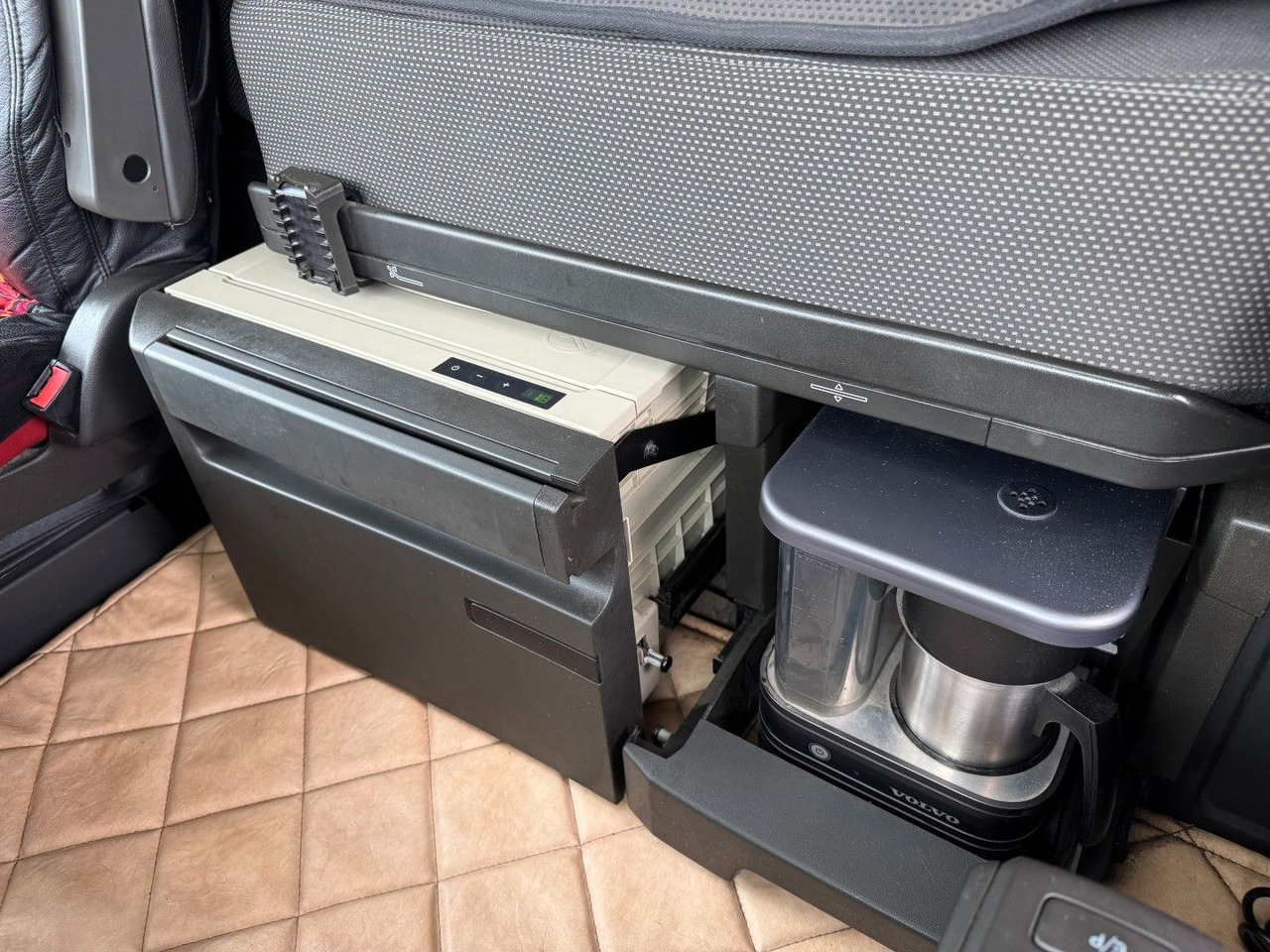 Camión volquete Volvo FH 500 8x2*6 Tipper Euro 6: foto 8