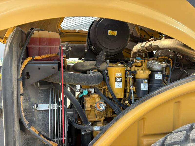 Compactador Caterpillar CS66B: foto 8