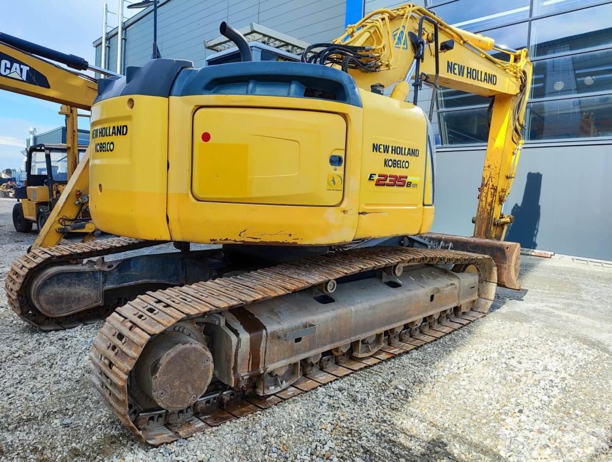 New Holland E235B SR-2 - Excavadora de cadenas: foto 4 New Holland E235B SR-2 - Excavadora de cadenas: foto 4