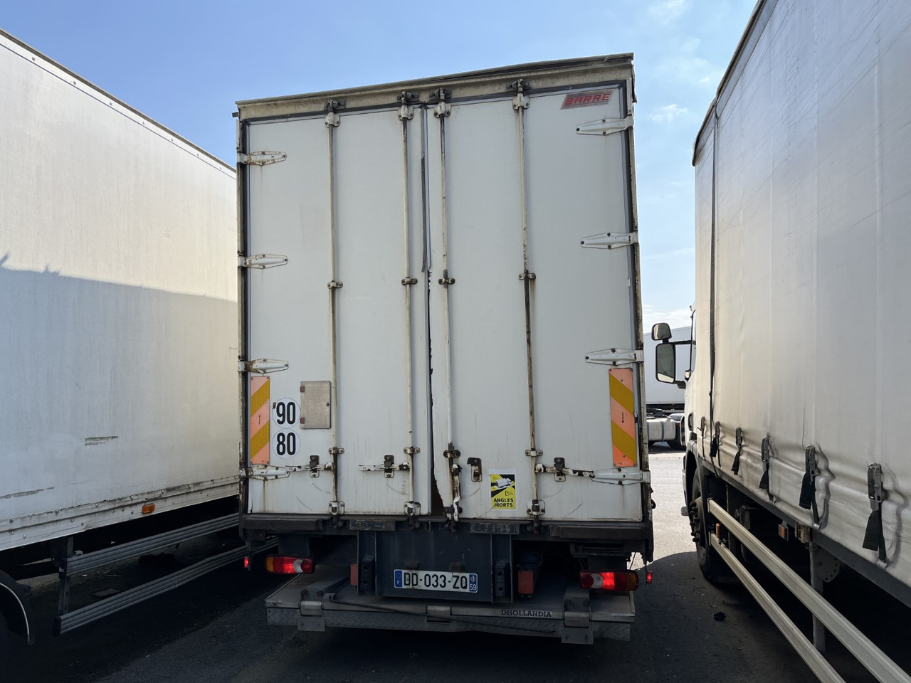 DAF LF 220 - Camión caja cerrada: foto 2 DAF LF 220 - Camión caja cerrada: foto 2