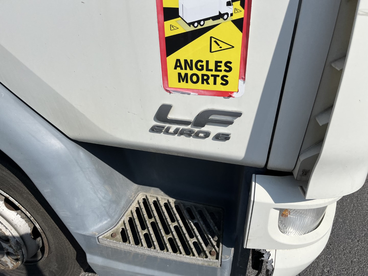 DAF LF 220 - Camión lona: foto 3 DAF LF 220 - Camión lona: foto 3