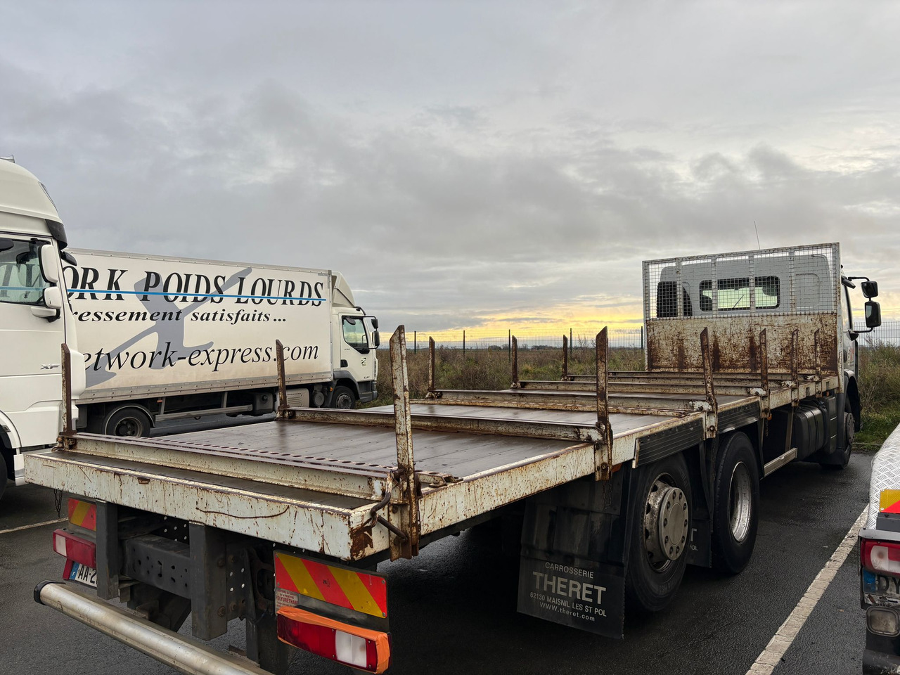 Renault Premium 370 DXI - Camión caja abierta: foto 4 Renault Premium 370 DXI - Camión caja abierta: foto 4