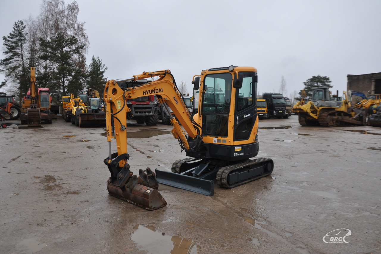 Hyundai R25Z-9AK - Miniexcavadora: foto 1 Hyundai R25Z-9AK - Miniexcavadora: foto 1