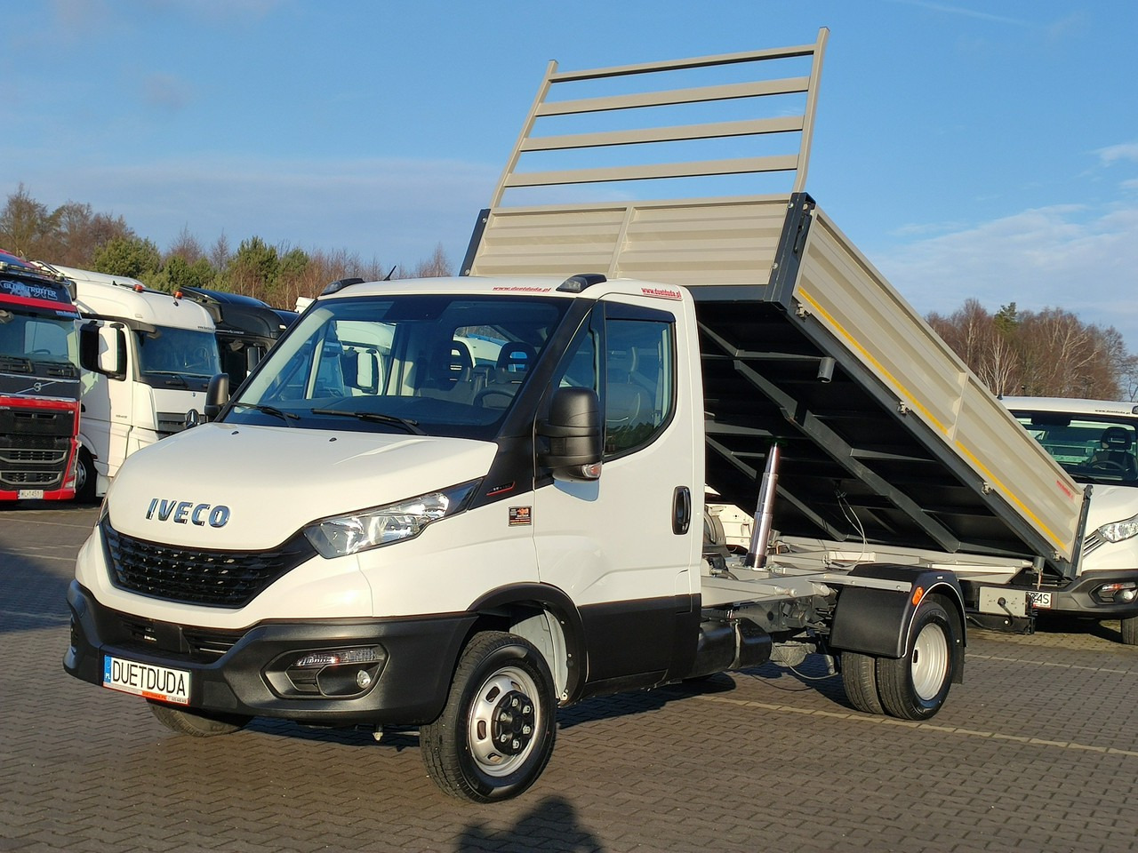 Iveco Daily 35C16 V - Furgoneta basculante: foto 1 Iveco Daily 35C16 V - Furgoneta basculante: foto 1