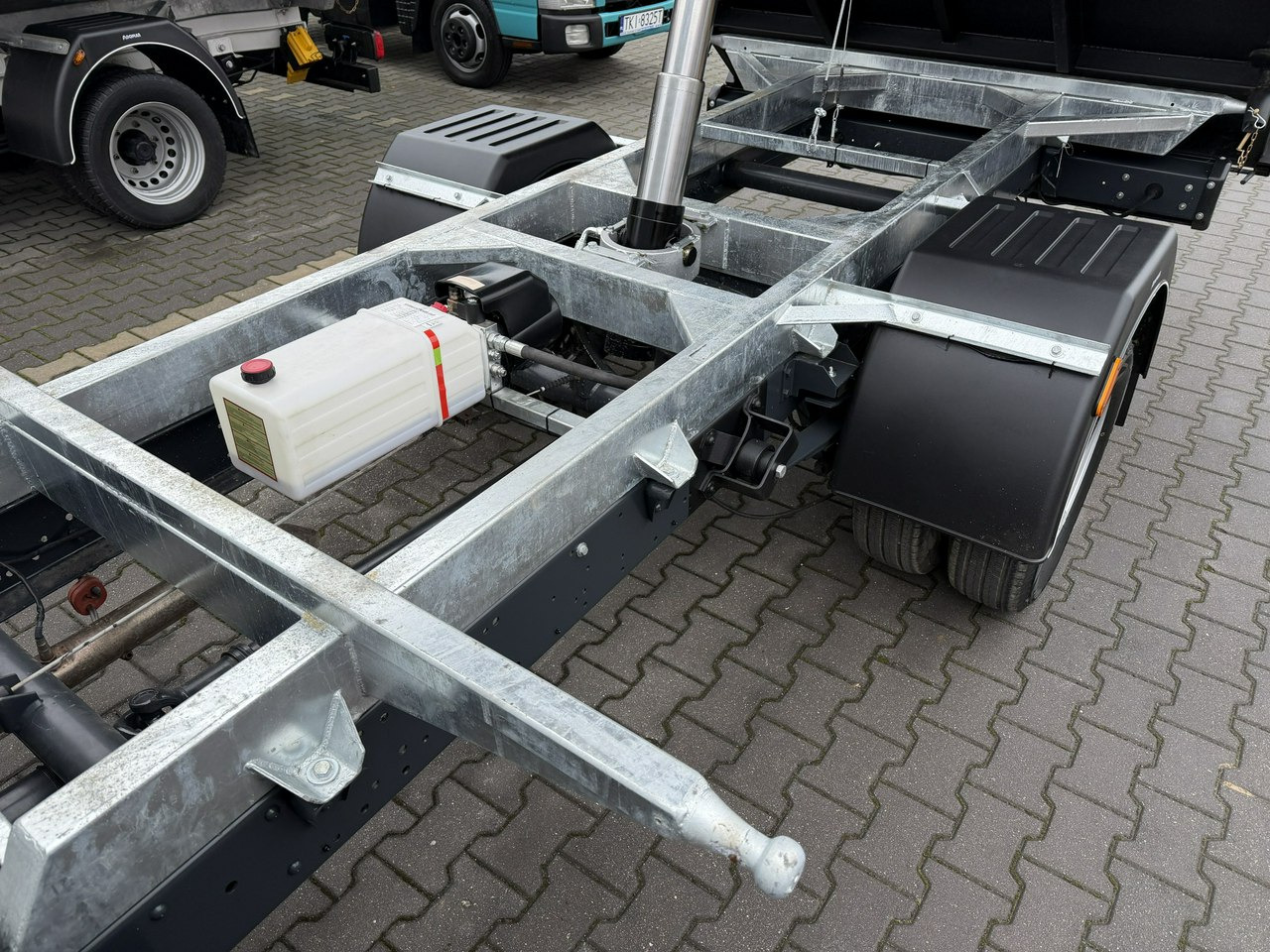 Iveco Daily 35C16 V - Furgoneta basculante: foto 4 Iveco Daily 35C16 V - Furgoneta basculante: foto 4