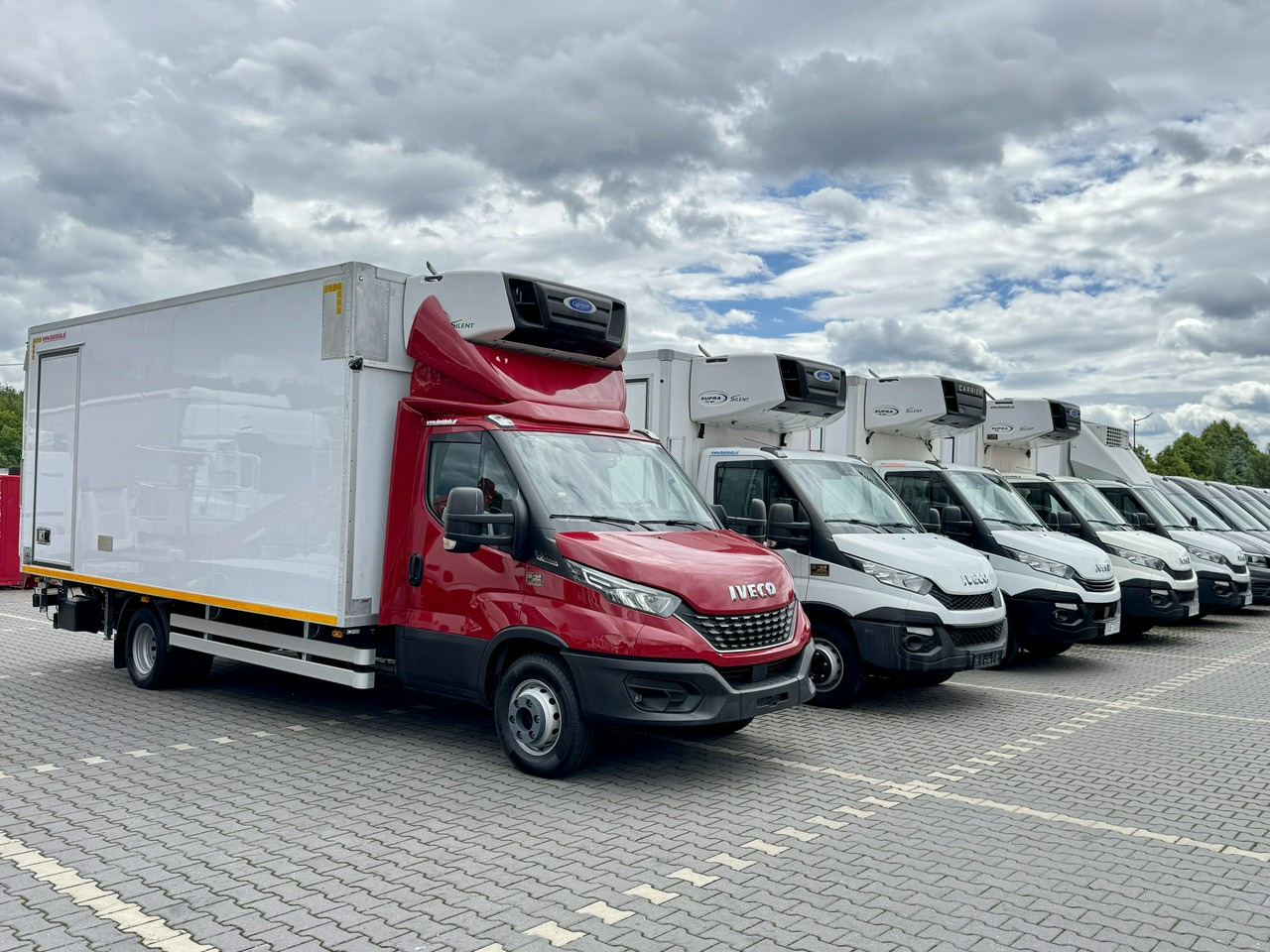 Iveco Daily 72C21 Mroźnia HI-MATIC Ściana Grodziowa Multitemperatura - Furgoneta frigorifica: foto 1 Iveco Daily 72C21 Mroźnia HI-MATIC Ściana Grodziowa Multitemperatura - Furgoneta frigorifica: foto 1