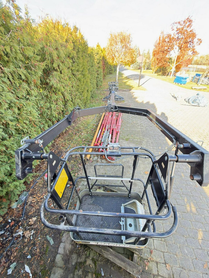 Manipulador telescópico Manitou MRT 2470 + PRIVILEGE ST4 S1 ROTO Ładowarka Teleskopowa: foto 16 Manipulador telescópico Manitou MRT 2470 + PRIVILEGE ST4 S1 ROTO Ładowarka Teleskopowa: foto 16