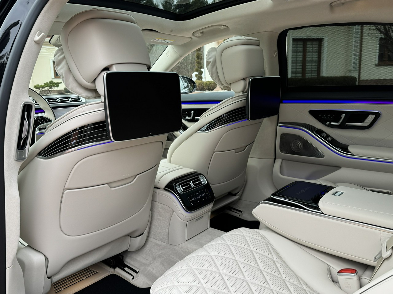 Sedan Mercedes S 450: foto 48