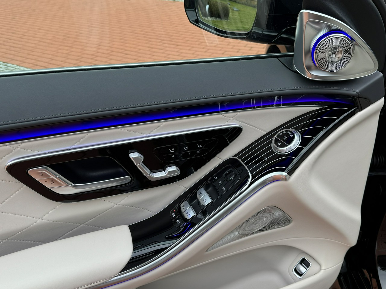Sedan Mercedes S 450: foto 23