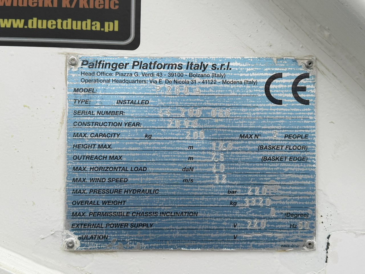 Nissan Cabstar - Camión con plataforma elevadora: foto 3 Nissan Cabstar - Camión con plataforma elevadora: foto 3