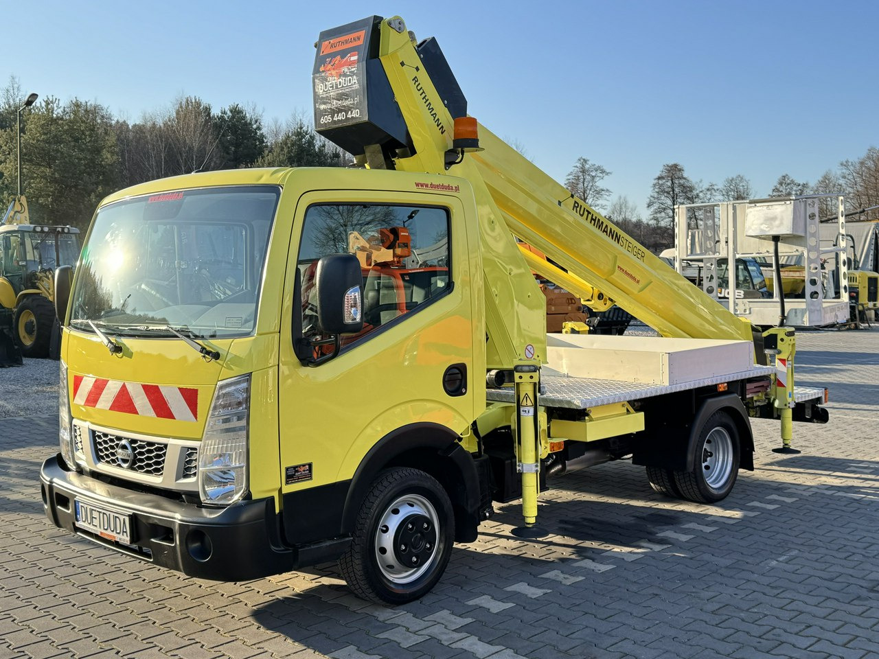 Nissan Cabstar - Camión con plataforma elevadora: foto 4 Nissan Cabstar - Camión con plataforma elevadora: foto 4