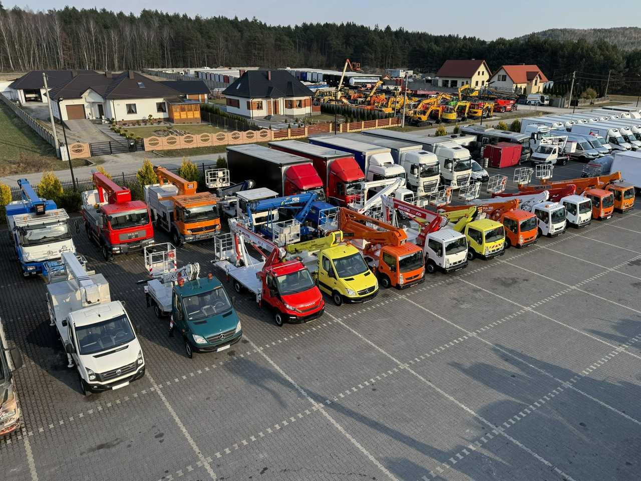 Nissan Zwyżka / Podnośnik Koszowy / 4X4 / CABSTAR / MAXITY / SPRINTER - Camión con plataforma elevadora: foto 5 Nissan Zwyżka / Podnośnik Koszowy / 4X4 / CABSTAR / MAXITY / SPRINTER - Camión con plataforma elevadora: foto 5