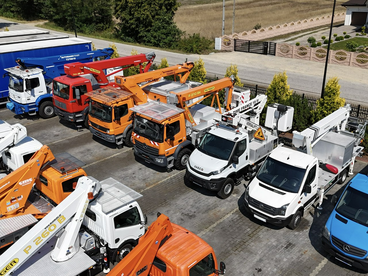 Nissan Zwyżka Podnośnik Koszowy 4X4 CABSTAR MAXITY SPRINTER - Camión con plataforma elevadora: foto 5 Nissan Zwyżka Podnośnik Koszowy 4X4 CABSTAR MAXITY SPRINTER - Camión con plataforma elevadora: foto 5