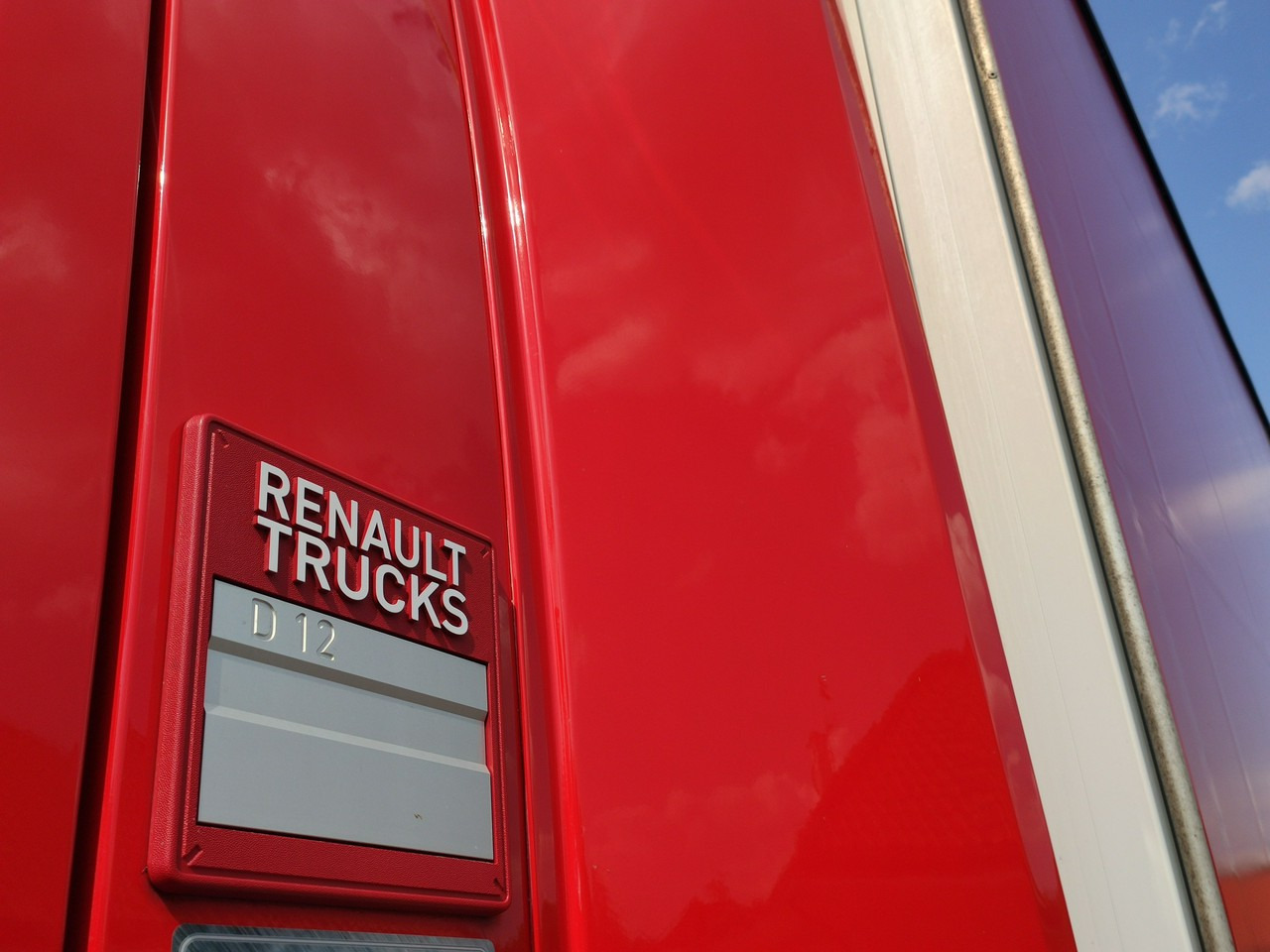 Renault D12.240 E6 Firana Tył Drzwi Dach Zsuwany Długa 830cm - Camión lona: foto 3 Renault D12.240 E6 Firana Tył Drzwi Dach Zsuwany Długa 830cm - Camión lona: foto 3