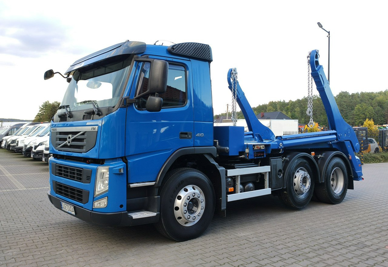 Volvo FM 410 E5 Bramowiec Hakowiec 6x2 Oś Skrętna / Podnoszona Automat - Camión portacontenedor de cadenas: foto 1 Volvo FM 410 E5 Bramowiec Hakowiec 6x2 Oś Skrętna / Podnoszona Automat - Camión portacontenedor de cadenas: foto 1