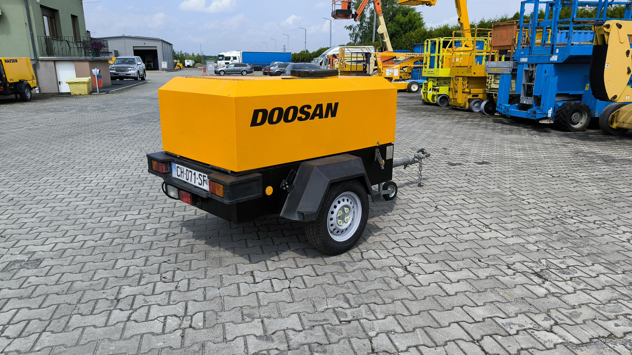 DOOSAN 731E - Compresor de aire: foto 1 DOOSAN 731E - Compresor de aire: foto 1