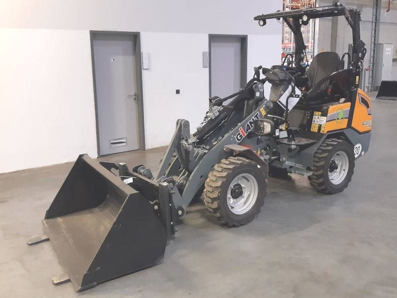 Giant G 2200 E X-Tra Elektro / electric - Minicargadora: foto 2 Giant G 2200 E X-Tra Elektro / electric - Minicargadora: foto 2