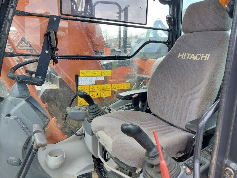 Excavadora de cadenas Hitachi ZX 135 US-6: foto 13