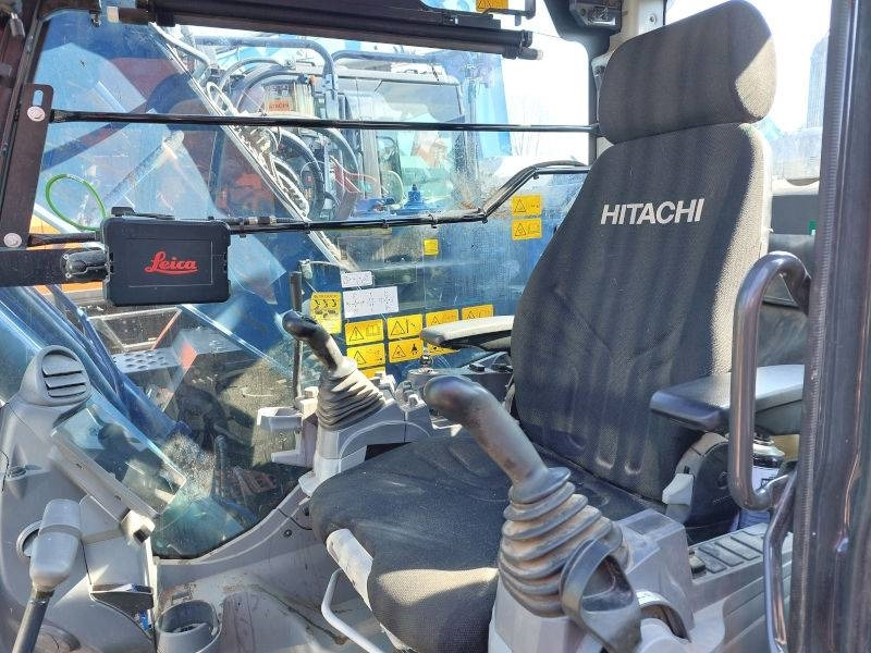 Excavadora de cadenas Hitachi ZX 135 US-7: foto 13