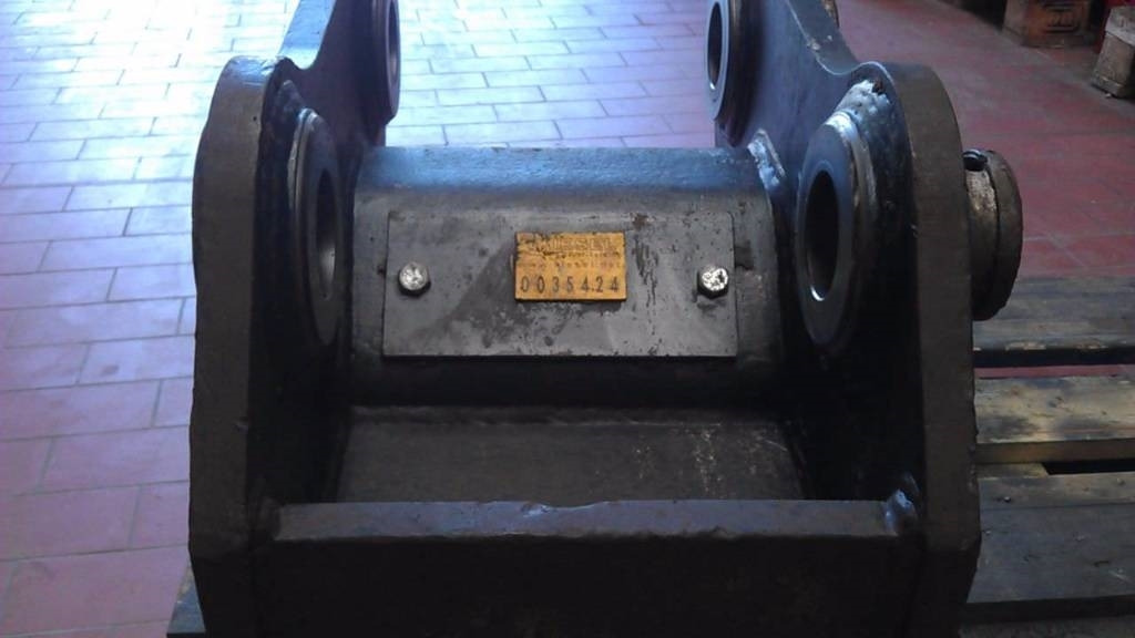 Nado Hitachi ZX110 - ZX135 - ZX140 - ZX145 - Acoplamiento rápido para Maquinaria de construcción: foto 3 Nado Hitachi ZX110 - ZX135 - ZX140 - ZX145 - Acoplamiento rápido para Maquinaria de construcción: foto 3