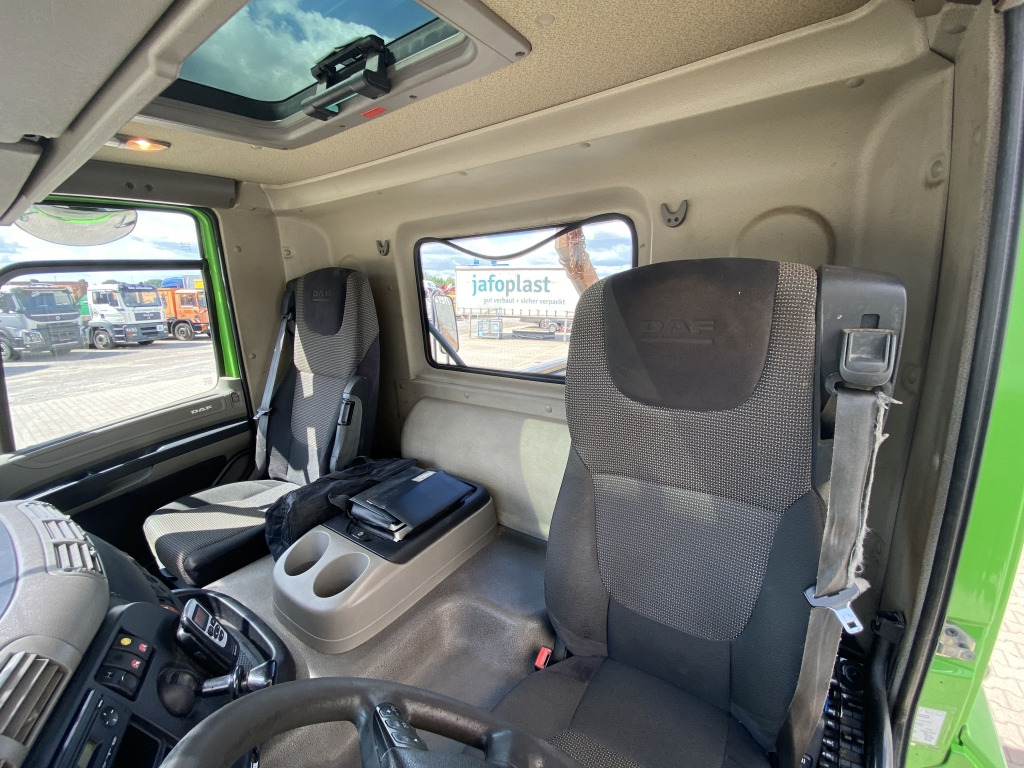 Camión portacontenedor de cadenas DAF CF 85.360: foto 14 Camión portacontenedor de cadenas DAF CF 85.360: foto 14