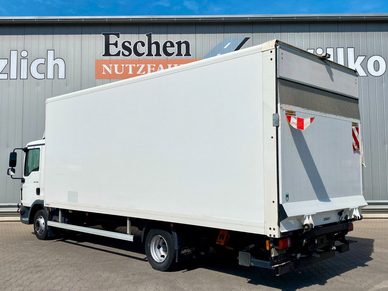 MAN TGL 8.190 | Palfinger LBW 1,00to.*Seitentür*ABS MAN TGL 8.190 | Palfinger LBW 1,00to.*Seitentür*ABS - Furgoneta caja cerrada: foto 3 MAN TGL 8.190 | Palfinger LBW 1,00to.*Seitentür*ABS MAN TGL 8.190 | Palfinger LBW 1,00to.*Seitentür*ABS - Furgoneta caja cerrada: foto 3