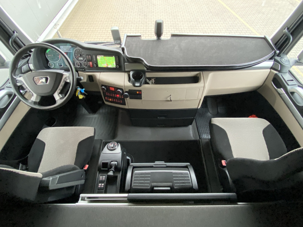 Leasing de MAN TGX 26.500 6x2-4 LL / HMF 2110 L-MC Kran MAN TGX 26.500 6x2-4 LL / HMF 2110 L-MC Kran: foto 15 Leasing de MAN TGX 26.500 6x2-4 LL / HMF 2110 L-MC Kran MAN TGX 26.500 6x2-4 LL / HMF 2110 L-MC Kran: foto 15