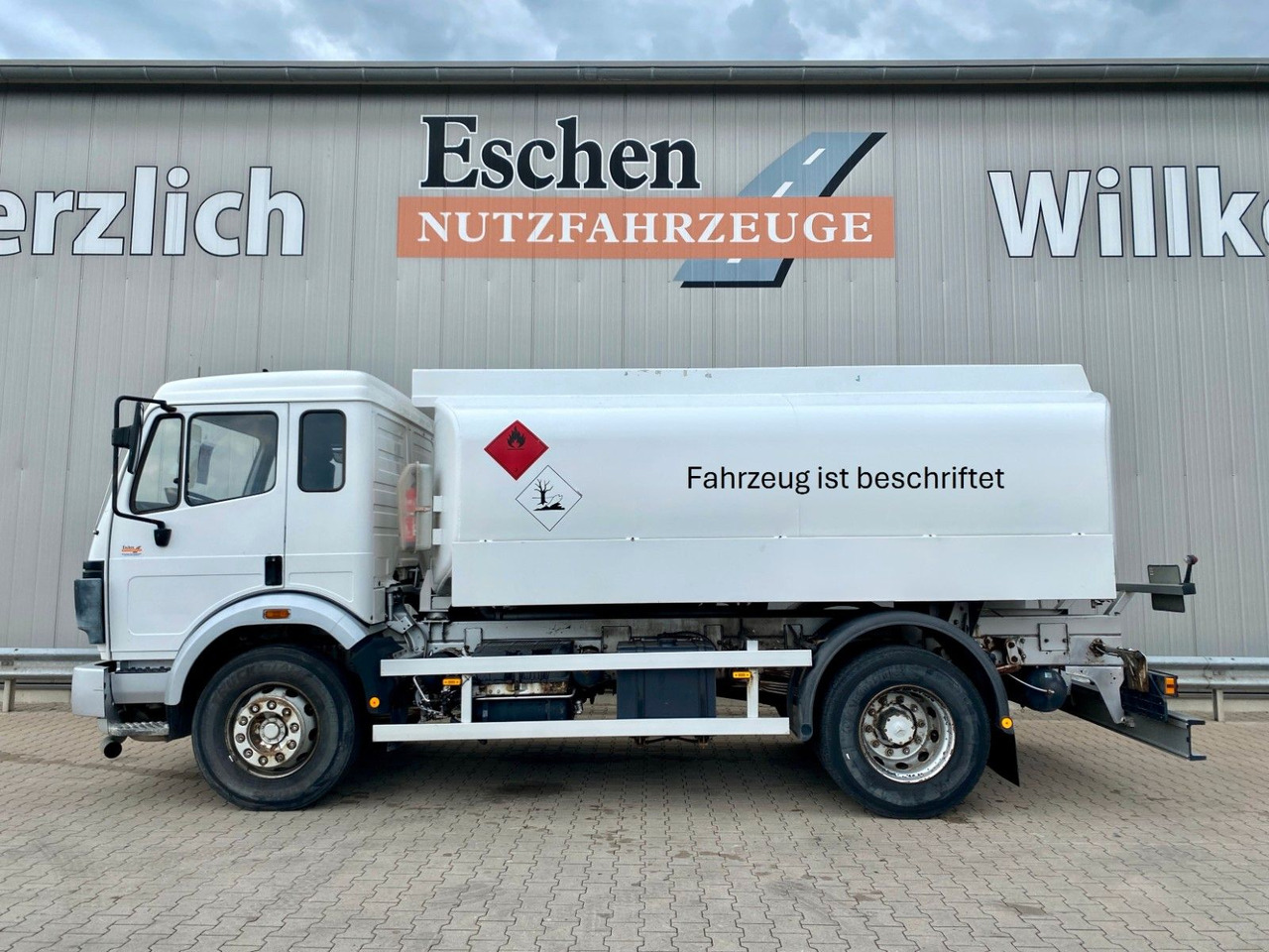 Mercedes-Benz 1820 SK | Speier A3*2x Kammern*13.700ltr*Navi - Camión cisterna: foto 2 Mercedes-Benz 1820 SK | Speier A3*2x Kammern*13.700ltr*Navi - Camión cisterna: foto 2