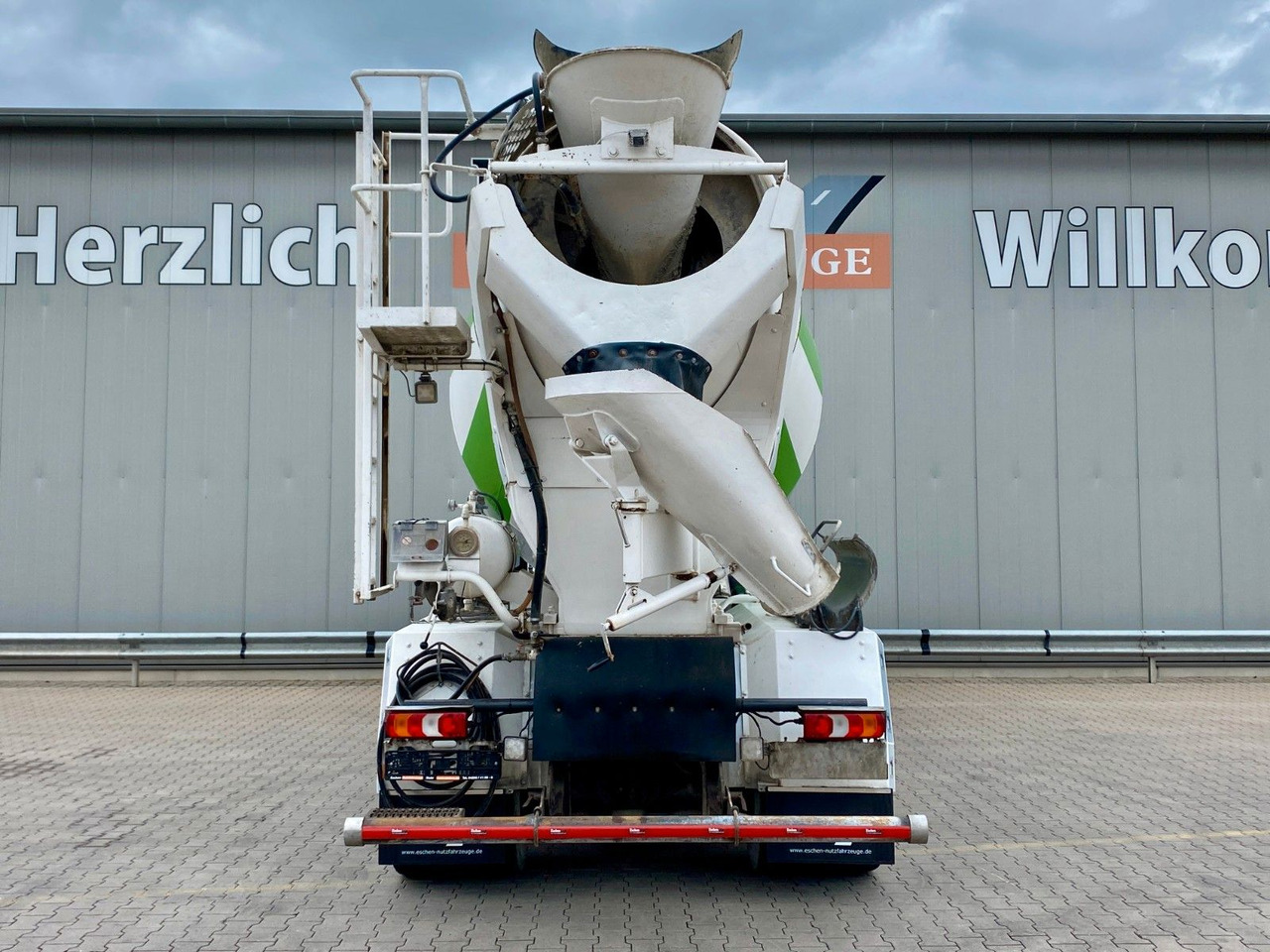 Mercedes-Benz 3236 Arocs | 9m³ Stetter*Klima*Navi*Blatt*1.Hand - Camión hormigonera: foto 4 Mercedes-Benz 3236 Arocs | 9m³ Stetter*Klima*Navi*Blatt*1.Hand - Camión hormigonera: foto 4