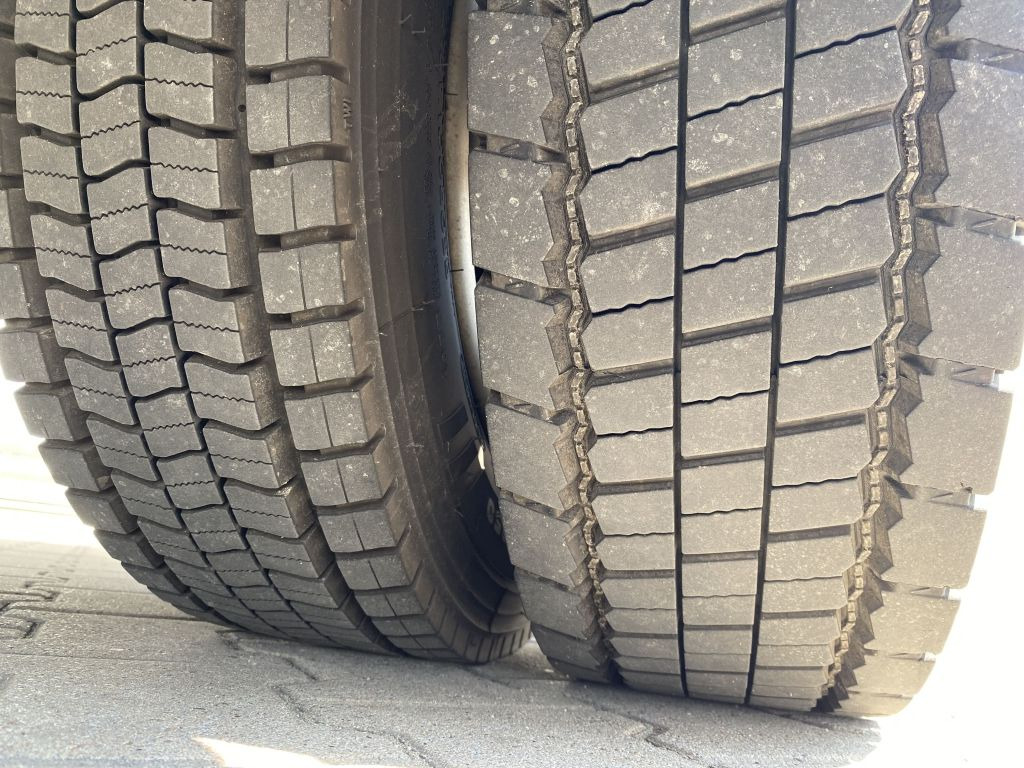 Mercedes-Benz Atego 818 | MBB LBW 1,00to.*Edscha*2x Gardine*AC - Furgoneta con lona: foto 4 Mercedes-Benz Atego 818 | MBB LBW 1,00to.*Edscha*2x Gardine*AC - Furgoneta con lona: foto 4