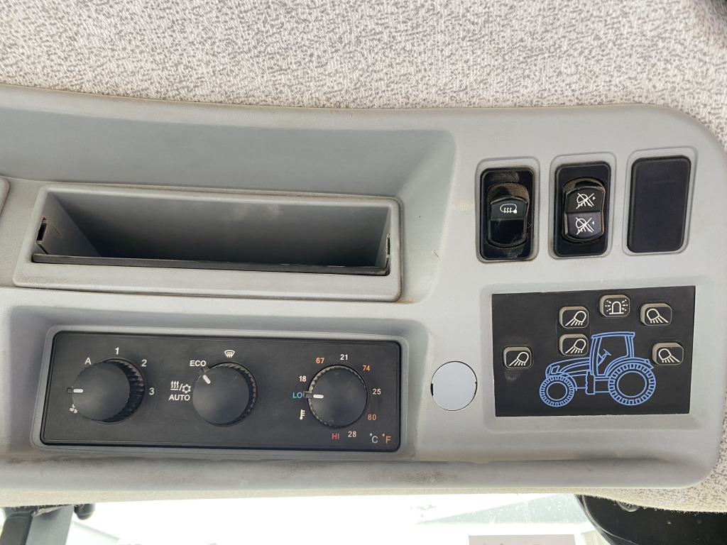 Tractor New Holland T7.315 AC 4x4: foto 12 Tractor New Holland T7.315 AC 4x4: foto 12