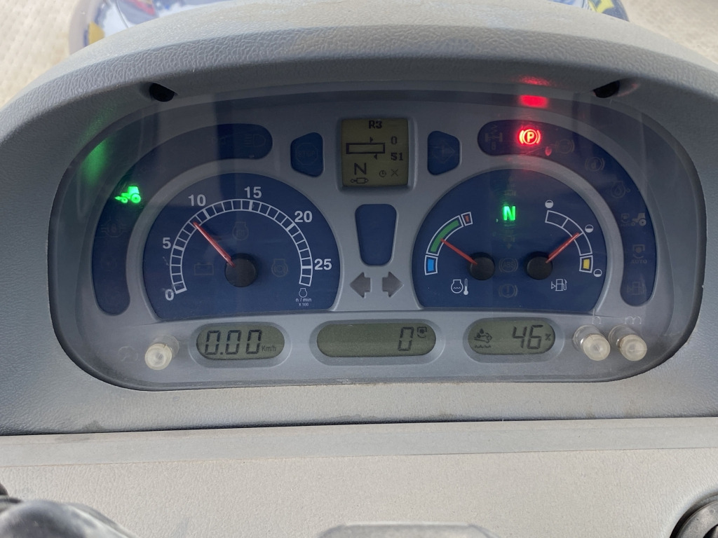 Tractor New Holland T7.315 AC 4x4: foto 11 Tractor New Holland T7.315 AC 4x4: foto 11