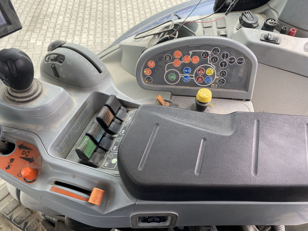 Tractor New Holland T7.315 AC 4x4: foto 10 Tractor New Holland T7.315 AC 4x4: foto 10