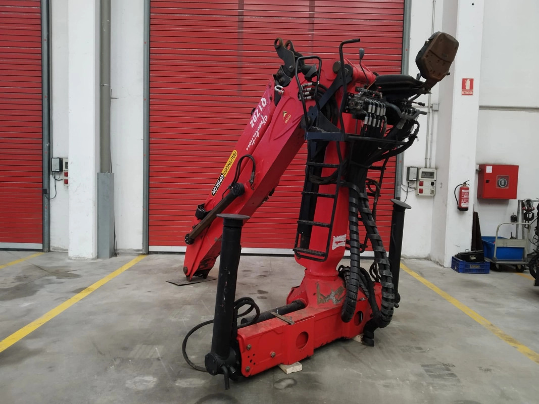 Grúa Epsilon Q170Z96 (1) - Grúa para camión para Camión: foto 3 Grúa Epsilon Q170Z96 (1) - Grúa para camión para Camión: foto 3