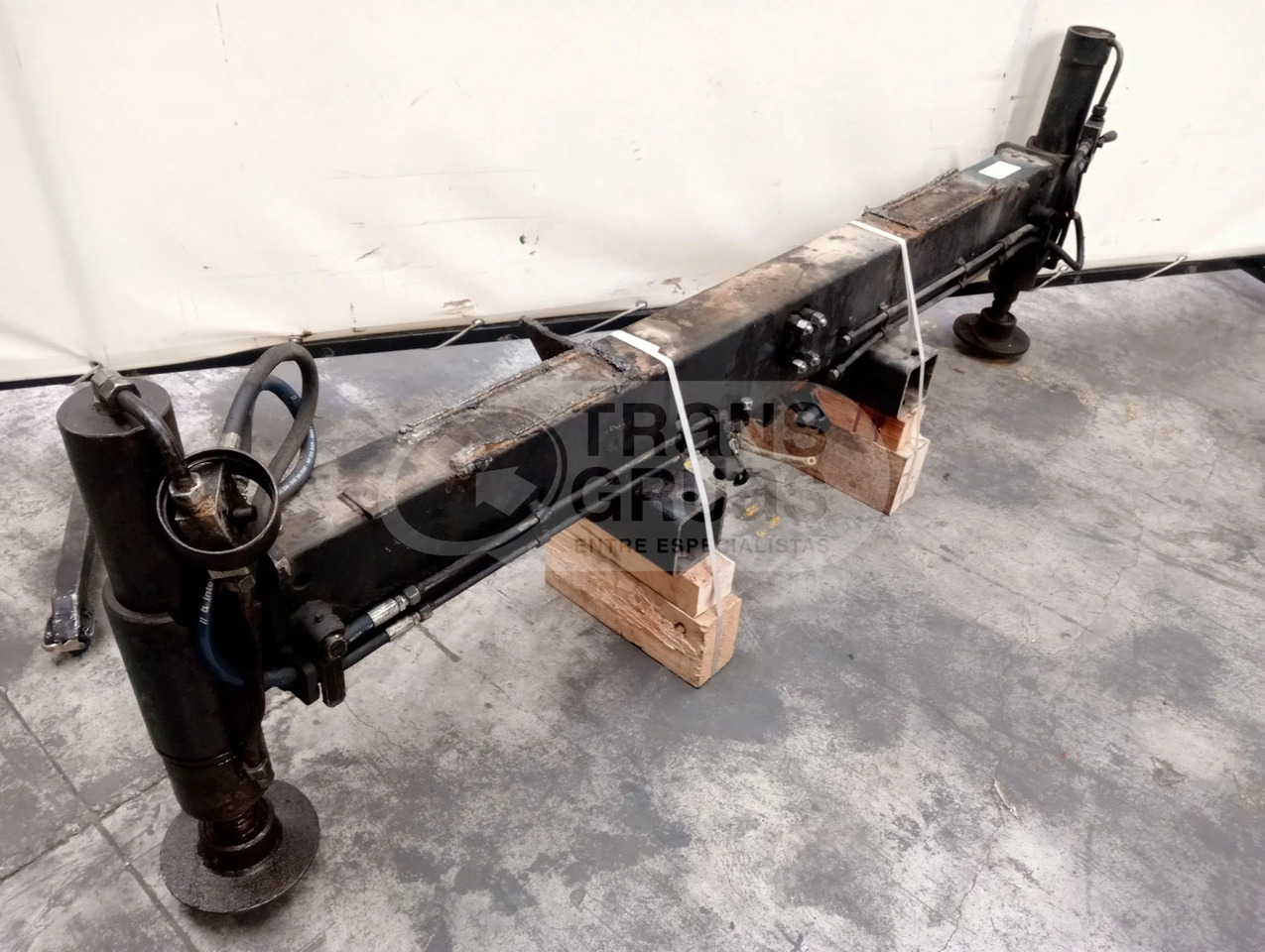 Estabilizador hidráulicos a 3.300 mm - Implemento para Grúa: foto 1 Estabilizador hidráulicos a 3.300 mm - Implemento para Grúa: foto 1