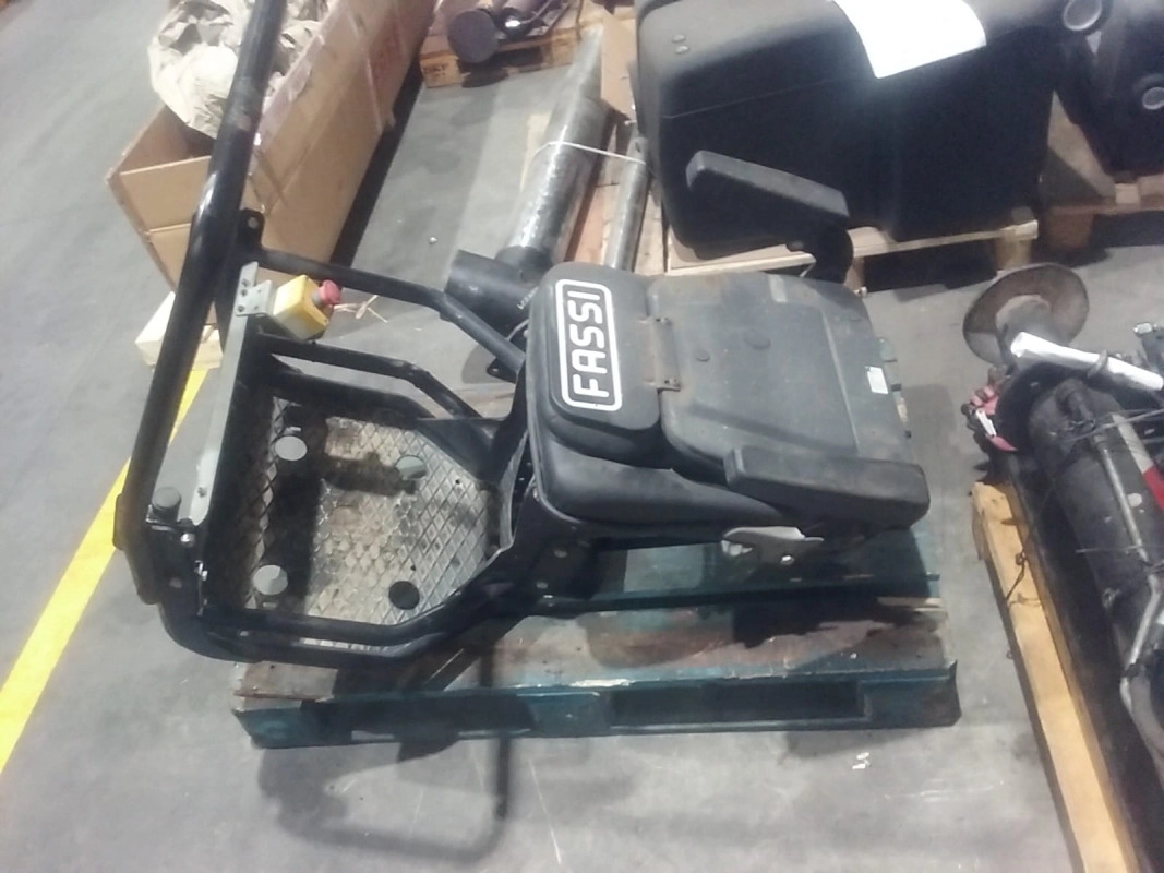 KIT ASIENTO EN COLUMNA FASSI - Asiento para Grúa: foto 2 KIT ASIENTO EN COLUMNA FASSI - Asiento para Grúa: foto 2