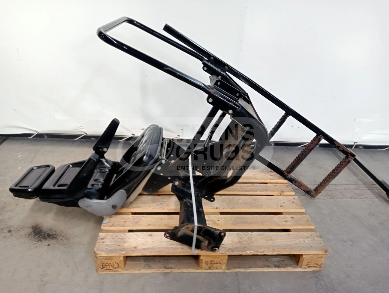 KIT ASIENTO EN COLUMNA FASSI - Asiento para Maquinaria de construcción: foto 2 KIT ASIENTO EN COLUMNA FASSI - Asiento para Maquinaria de construcción: foto 2