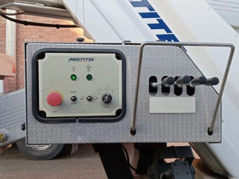 MULTITEL NISSAN NT 400 + HX 195 - Camión con plataforma elevadora: foto 4 MULTITEL NISSAN NT 400 + HX 195 - Camión con plataforma elevadora: foto 4