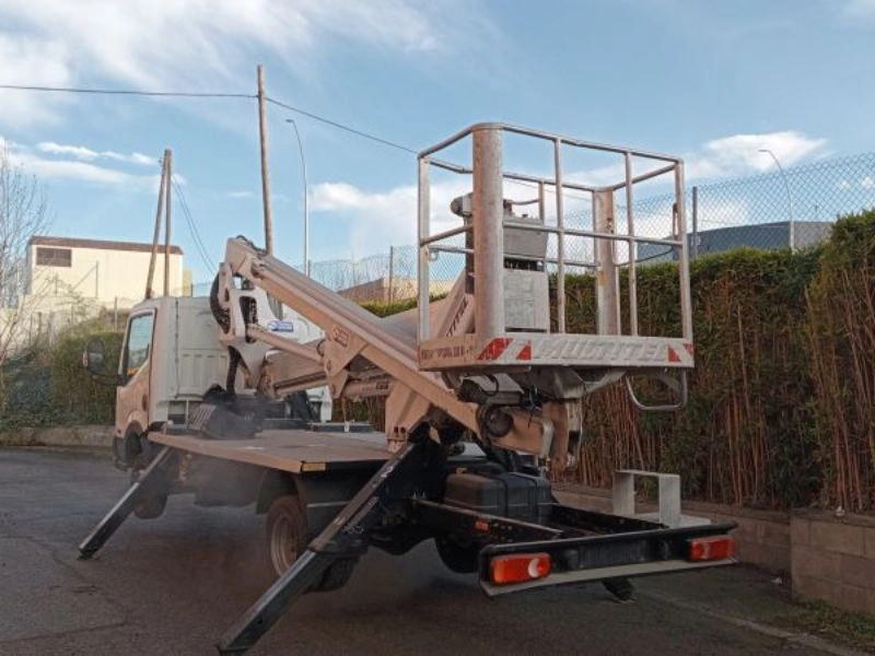 MULTITEL NISSAN NT 400 + HX 195 - Camión con plataforma elevadora: foto 3 MULTITEL NISSAN NT 400 + HX 195 - Camión con plataforma elevadora: foto 3