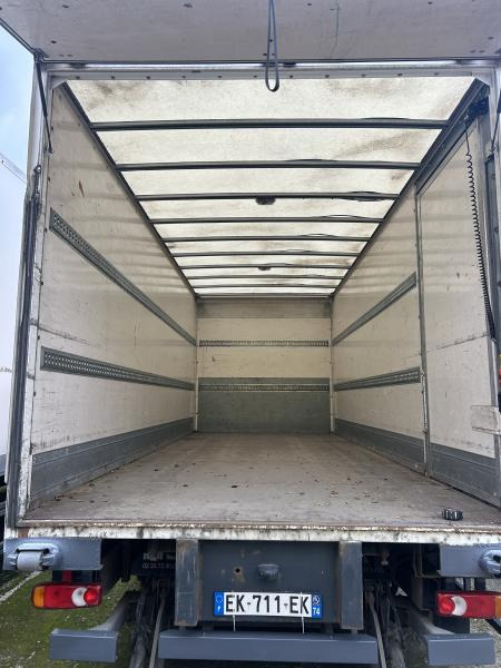 Camión caja cerrada DAF LF 210: foto 7