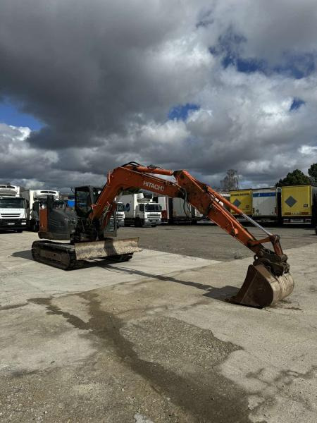 Hitachi ZX85USB-5A - Excavadora de cadenas: foto 1 Hitachi ZX85USB-5A - Excavadora de cadenas: foto 1