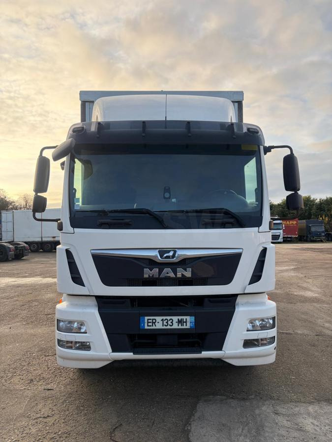 MAN TGM 18.290 - Camión lona: foto 2 MAN TGM 18.290 - Camión lona: foto 2