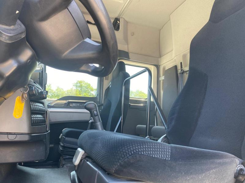 MAN TGX 18.360 - Camión lona: foto 4 MAN TGX 18.360 - Camión lona: foto 4