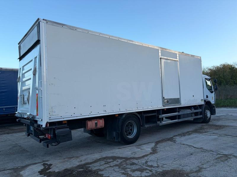 Renault Premium 270 - Camión caja cerrada: foto 4 Renault Premium 270 - Camión caja cerrada: foto 4