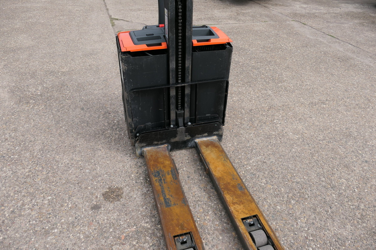 BT SWE 080L Batterie 06/2019 - Transpaleta: foto 4 BT SWE 080L Batterie 06/2019 - Transpaleta: foto 4