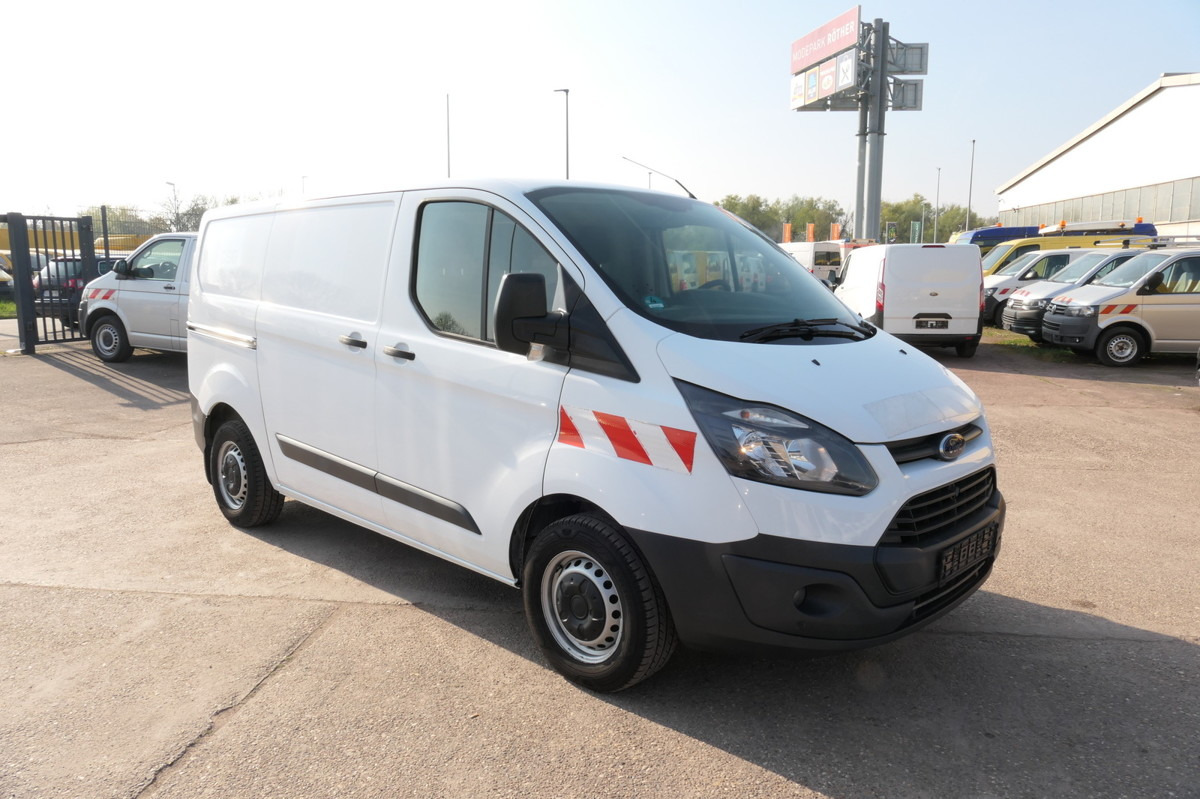 FORD Transit Custom 290 2.0 TDCi KLIMA TEMPOMAT AHK W - Furgoneta pequeña: foto 3 FORD Transit Custom 290 2.0 TDCi KLIMA TEMPOMAT AHK W - Furgoneta pequeña: foto 3
