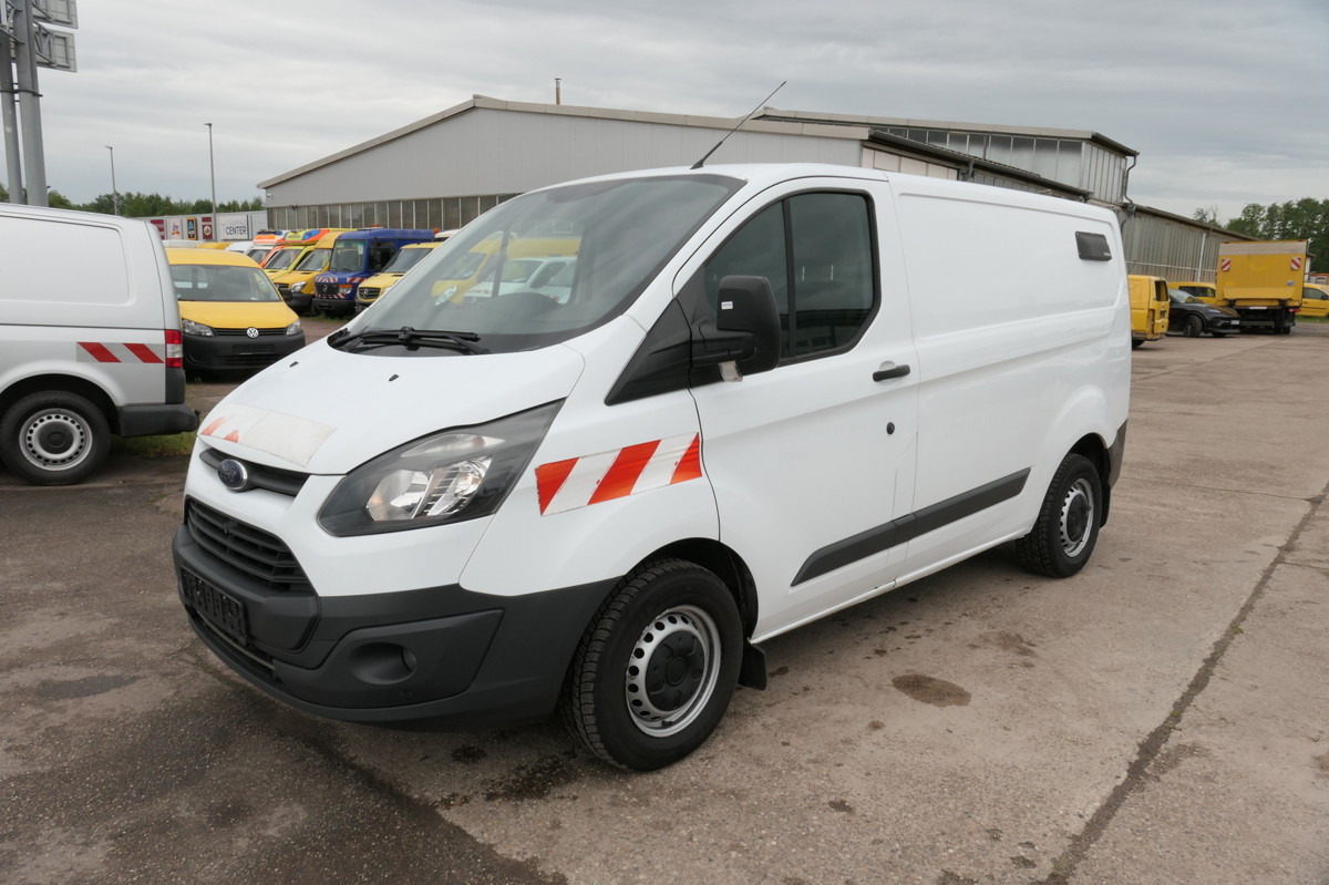 FORD Transit Custom 290 2.0 TDCi KLIMA WERKSTATTEINBA - Furgoneta pequeña: foto 2 FORD Transit Custom 290 2.0 TDCi KLIMA WERKSTATTEINBA - Furgoneta pequeña: foto 2