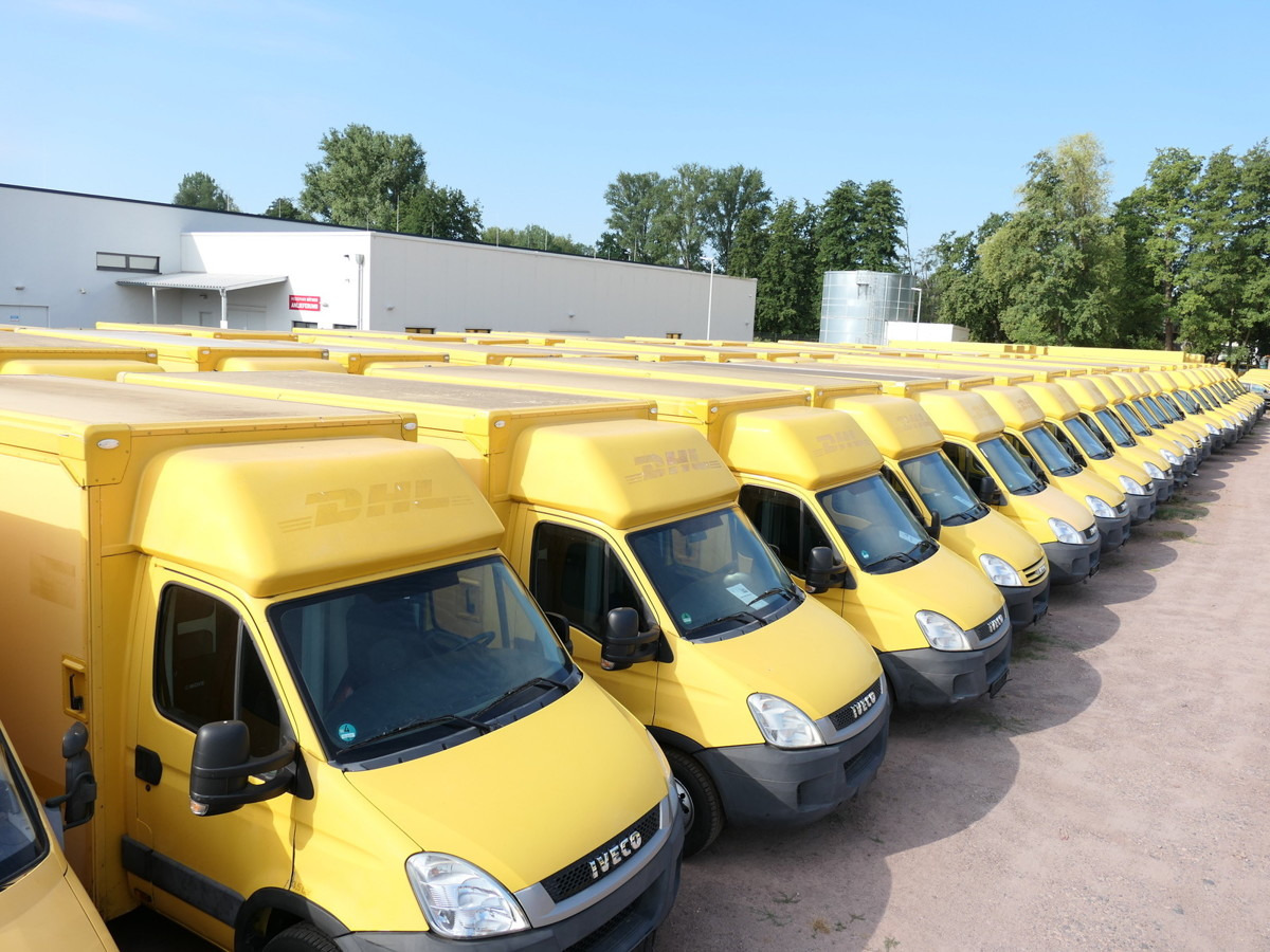 IVECO Daily 35 S11 C30C AUTOMATIK KAMERA MAXI Regale D - Furgoneta caja cerrada: foto 1 IVECO Daily 35 S11 C30C AUTOMATIK KAMERA MAXI Regale D - Furgoneta caja cerrada: foto 1
