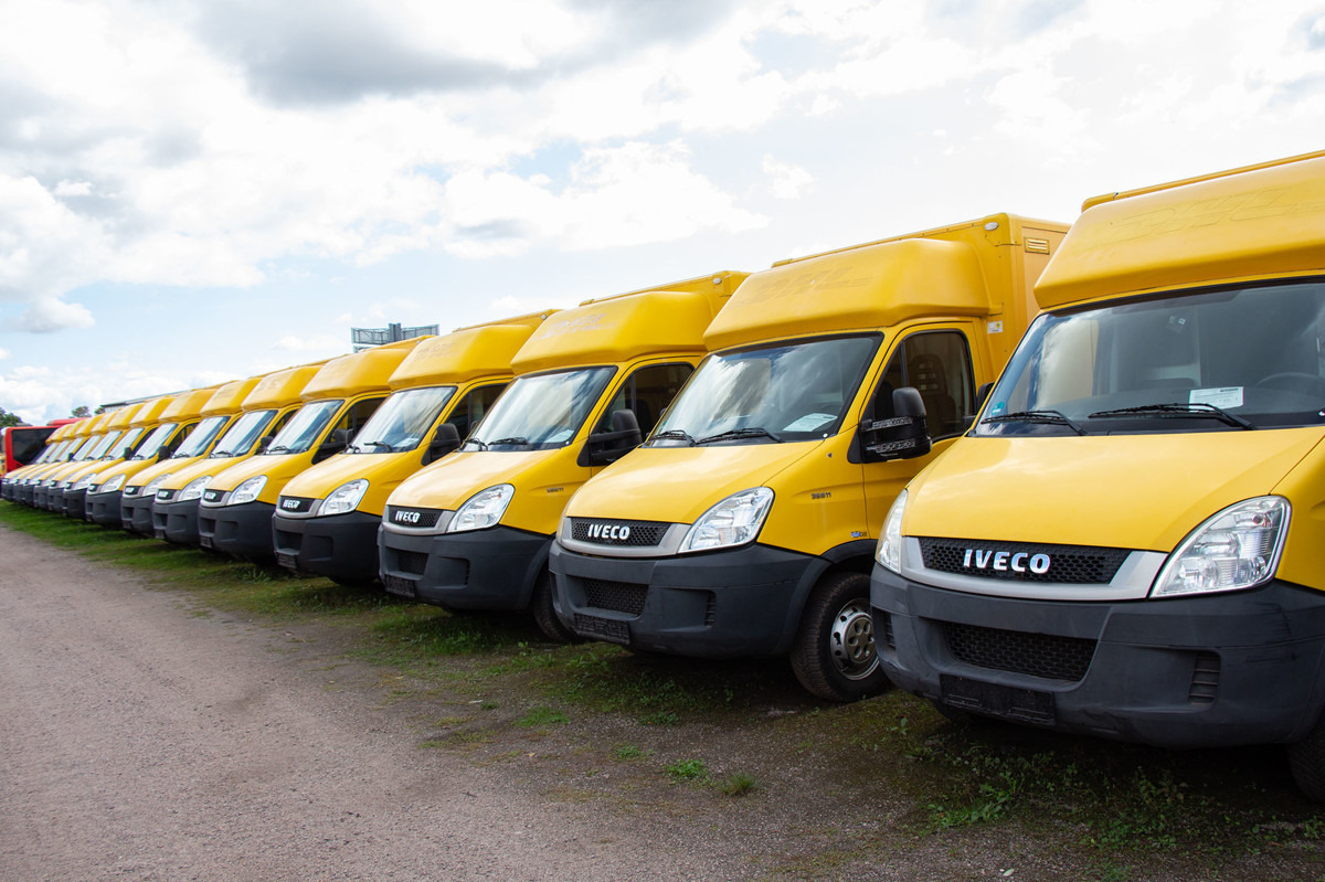 IVECO Daily 35 S11 C30C AUTOMATIK KAMERA MAXI Regale L - Furgoneta caja cerrada: foto 1 IVECO Daily 35 S11 C30C AUTOMATIK KAMERA MAXI Regale L - Furgoneta caja cerrada: foto 1